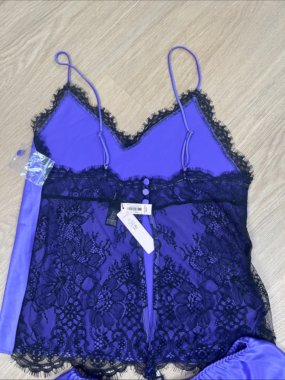 NWT Victoria’s Secret Satin Lace Back Camisole Shorts Set XS - Picture 6 of 9